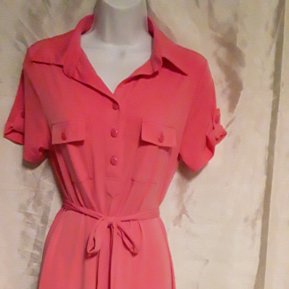 Women's Coral Casual Dress Size: 8